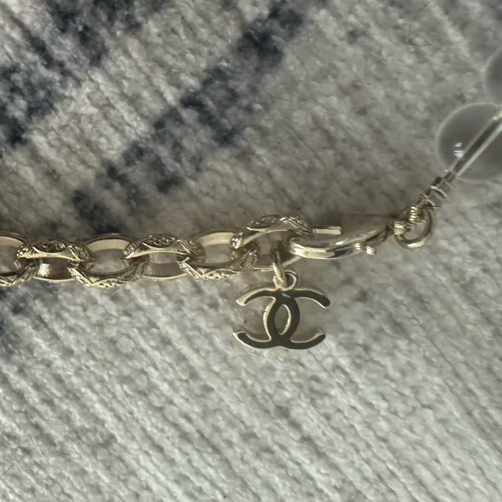 Chanel Resin Bead Bow CC Choker Necklace Gold - Picture 5 of 9